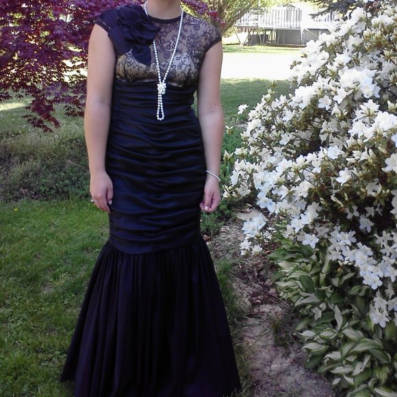 Dresses & Skirts - Lace Mermaid Dress